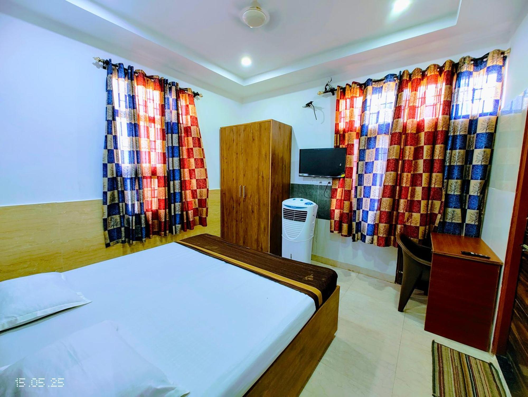 Hotel Yolo- Чандигарх Экстерьер фото